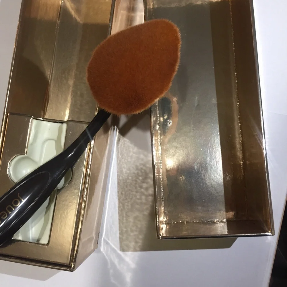 Jouer foundation brush